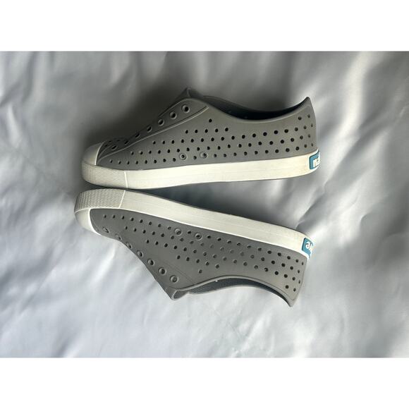 Native Jefferson Water Shoes Big Boys/Girls J5 - Picture 8 of 9